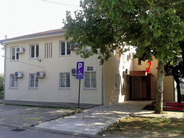 Бирократе не хају за паркинсона? Центар за социјални рад одбио захтев за туђу негу